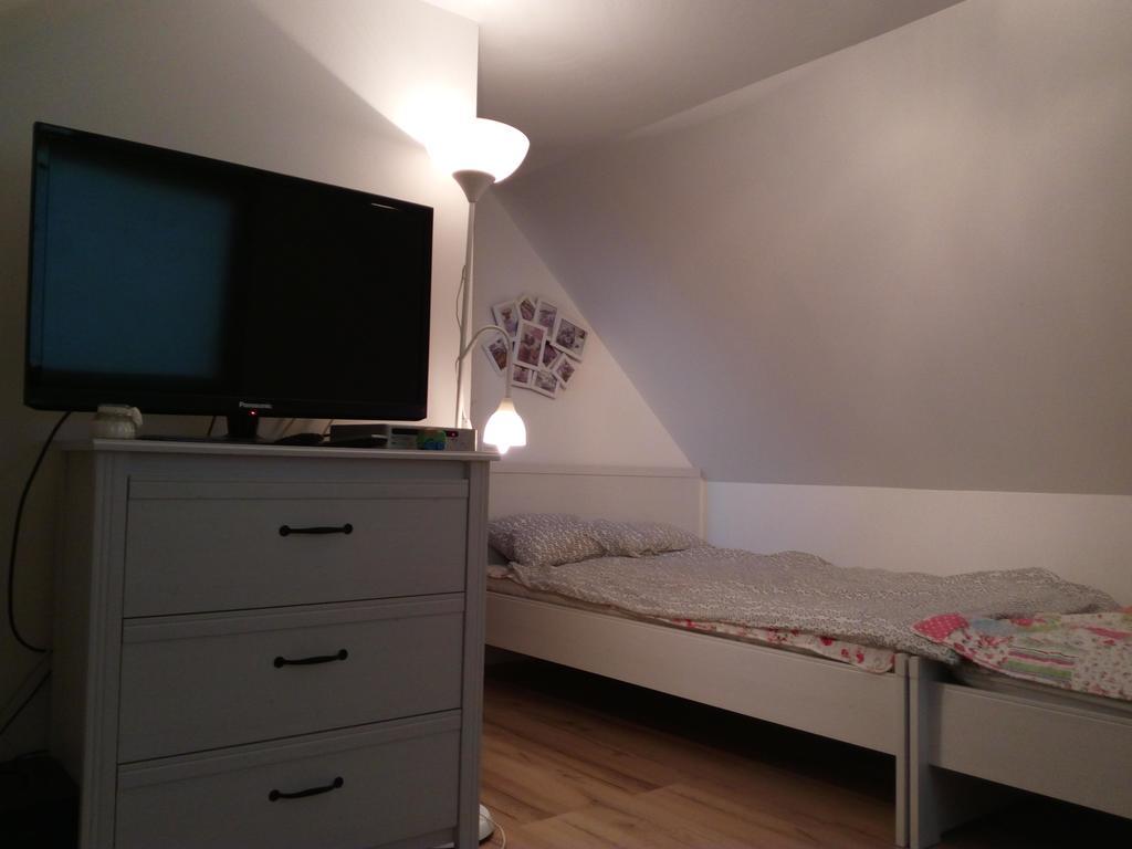 Pecsely Apartman Apartment Cameră foto